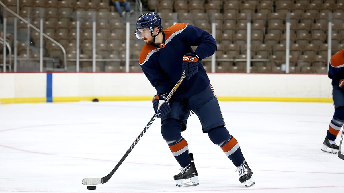 The Islanders Let Their Fans Design a Third Jersey. Navy Lighthouse Won.